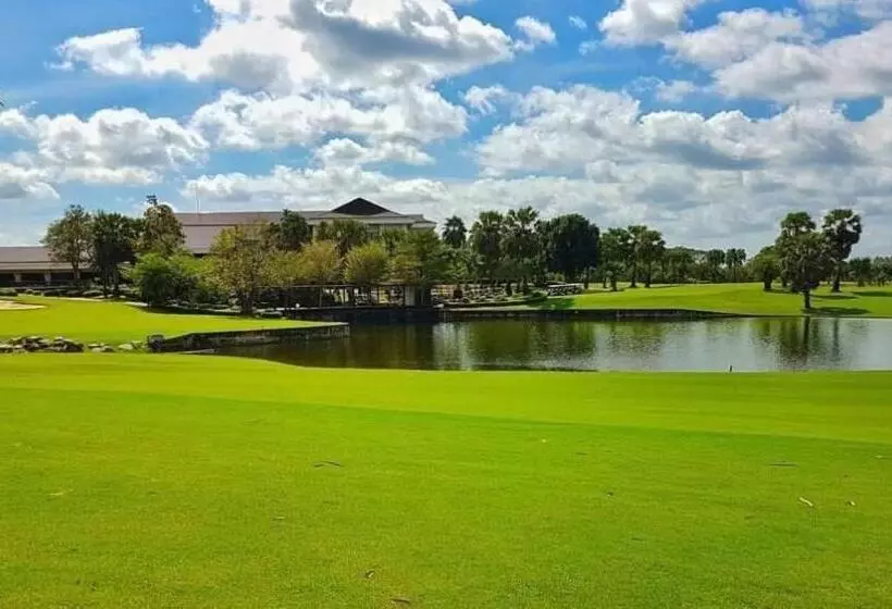 Hotelli Suwan Golf & Country Club