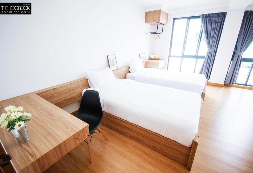 هتل The Logbook Room And Cafe