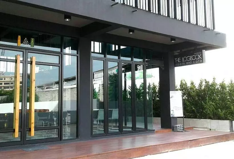 ホテル The Logbook Room And Cafe