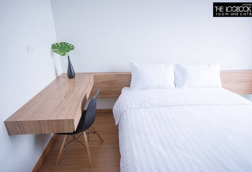 هتل The Logbook Room And Cafe