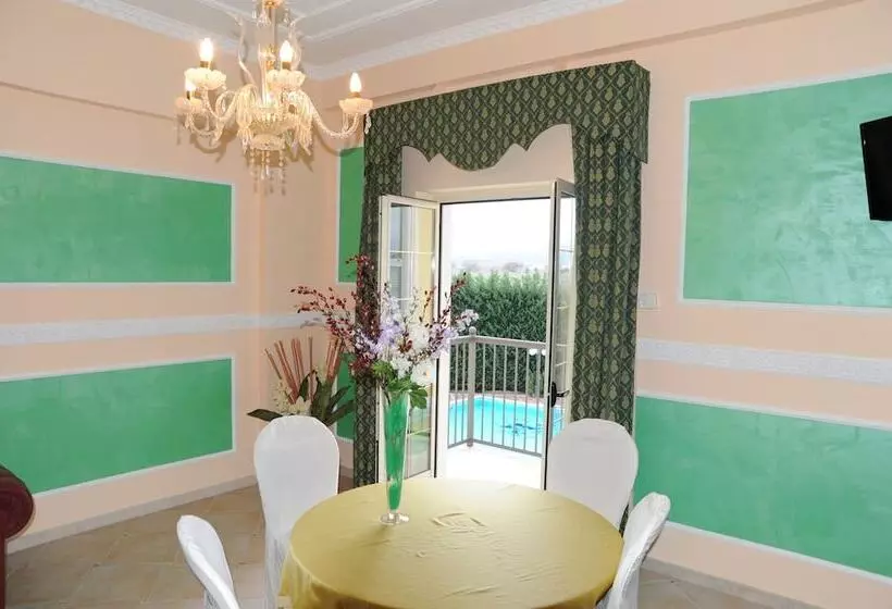 ホテル Villa Santa Maria