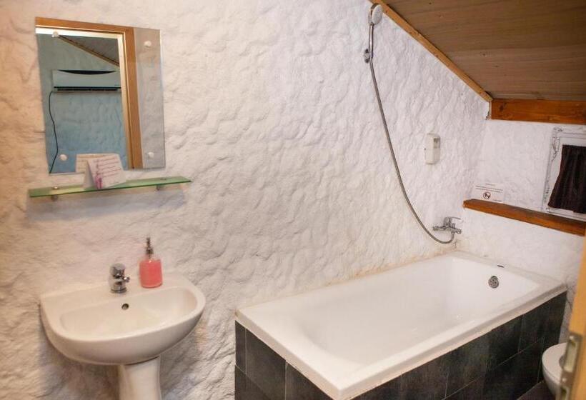 بنسيون Casa Lazaroiu