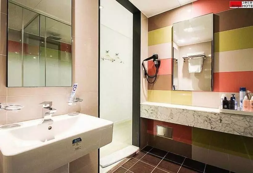 ホテル Grand Windsor