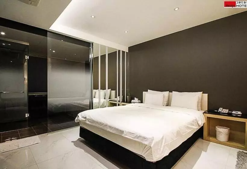 ホテル Grand Windsor