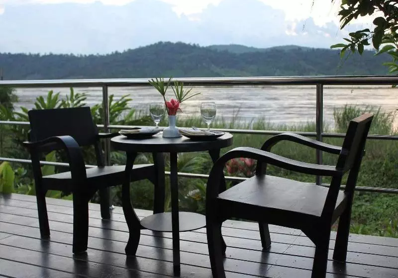 Hotelli Mekong Riverside Resort & Camping