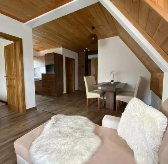 Majatalo House Flora