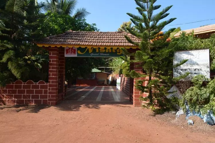 Hotelli Nisarg Resort