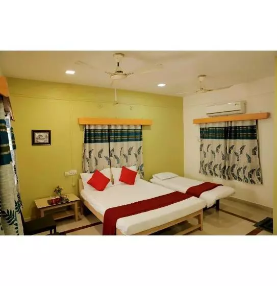 Hotelli Nisarg Resort