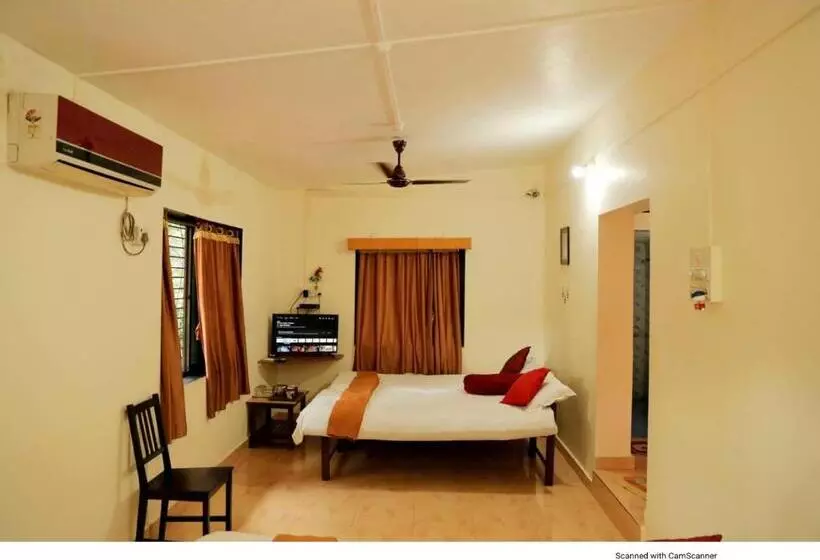 Hotelli Nisarg Resort