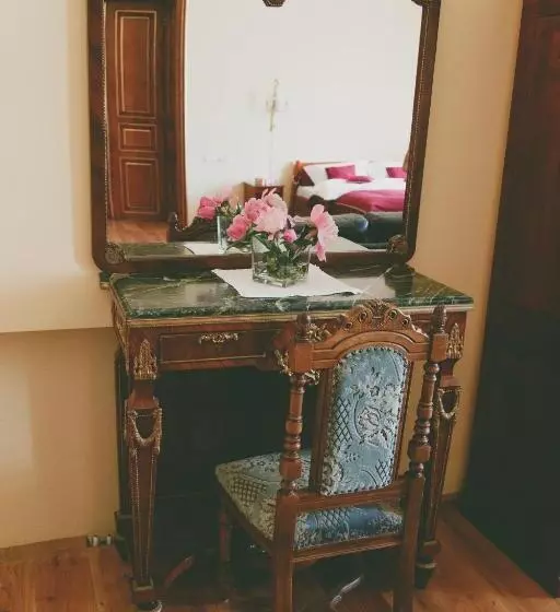 هاستل Conac Polizu