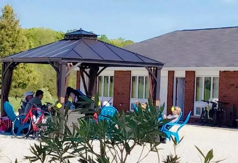 Retkeilymaja Manitoulin Inn