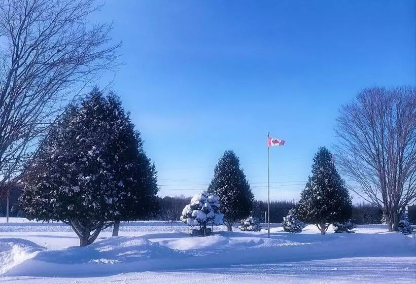Retkeilymaja Manitoulin Inn