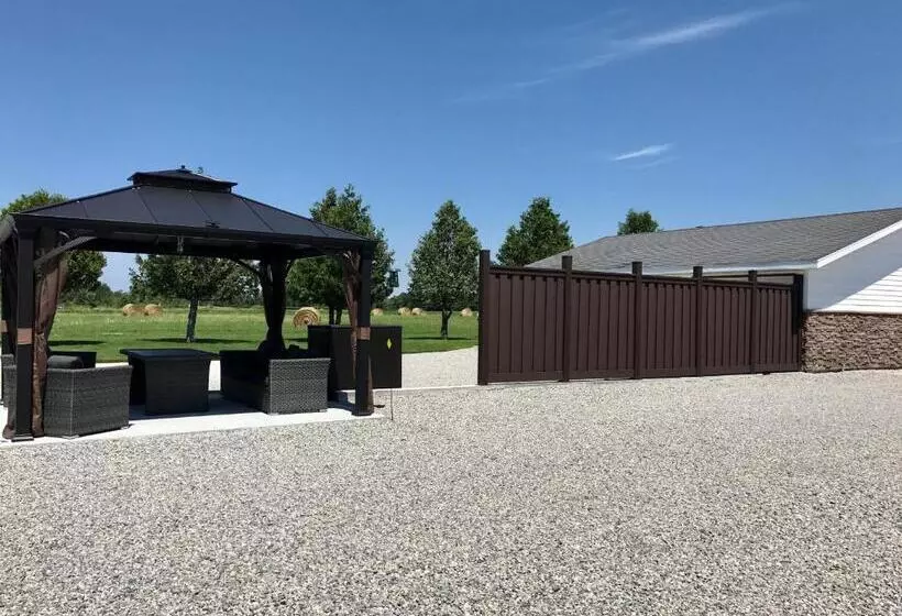 Retkeilymaja Manitoulin Inn