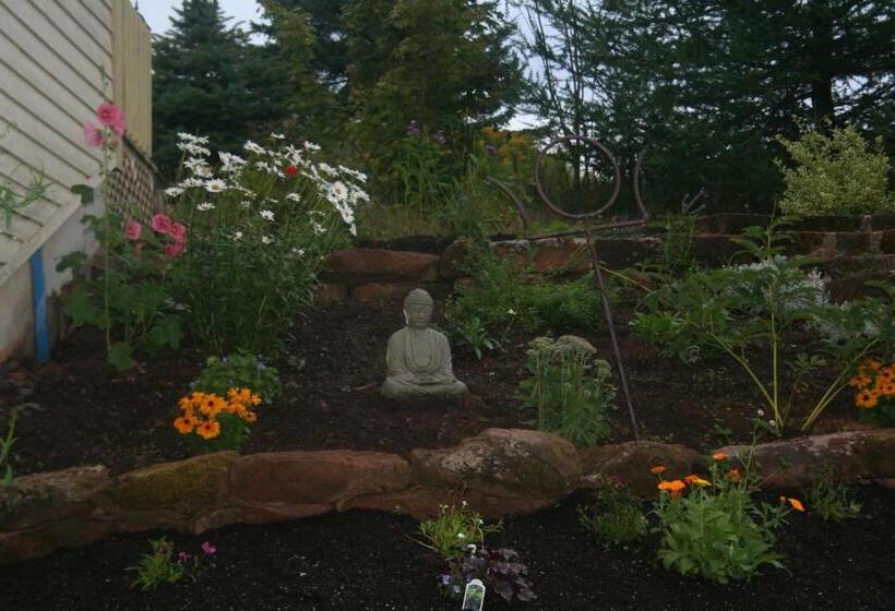 تختخواب و صبحانه The Lookout Inn