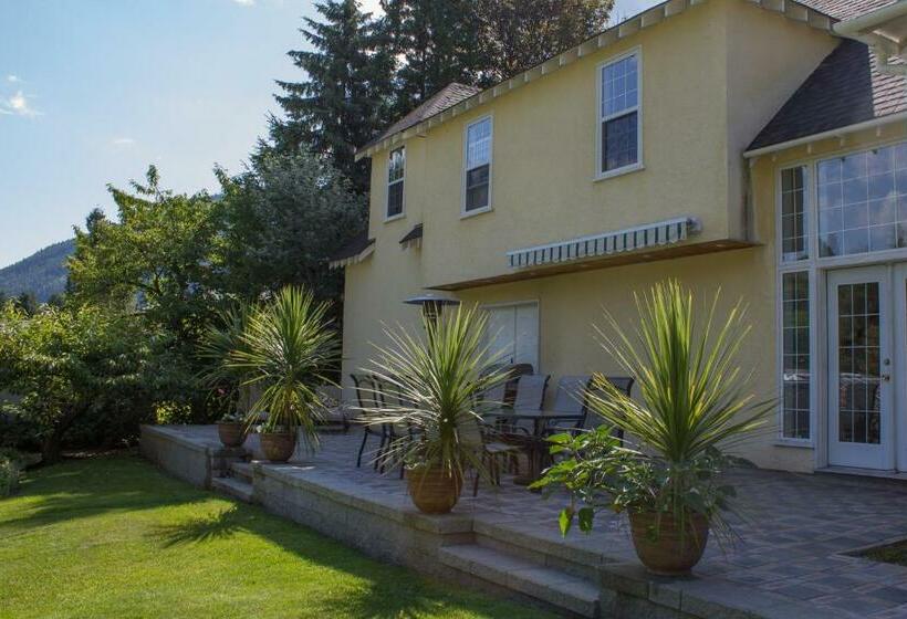 Genelle House B&b Guest House