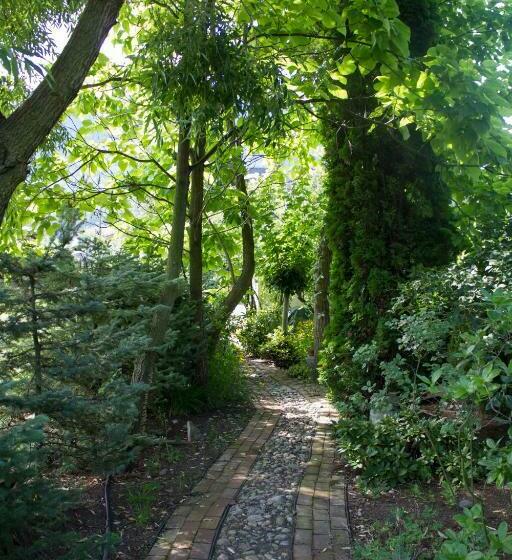 Genelle House B&b Guest House