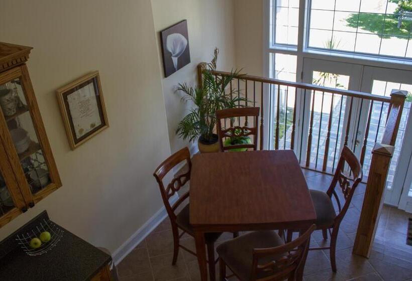 Genelle House B&b Guest House