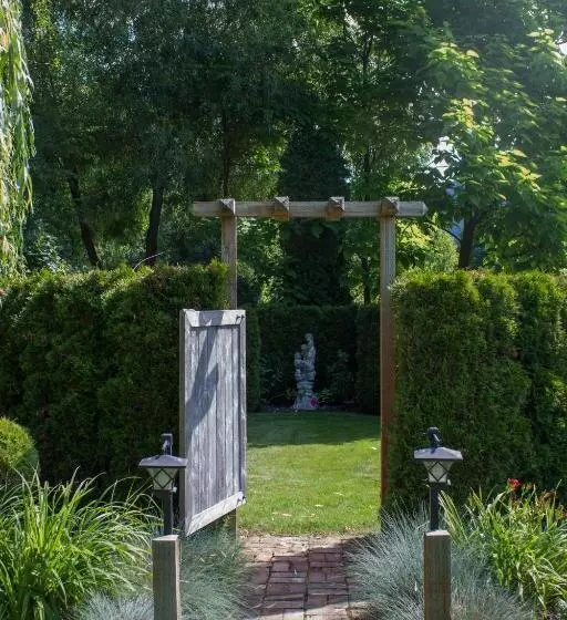 Genelle House B&b Guest House