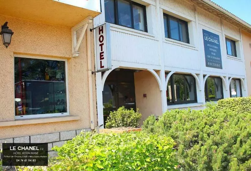 ホテル Hôtel Restaurant Le Chanel