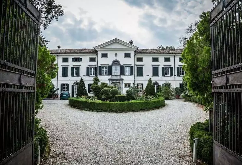 ホテル Villa Di Tissano