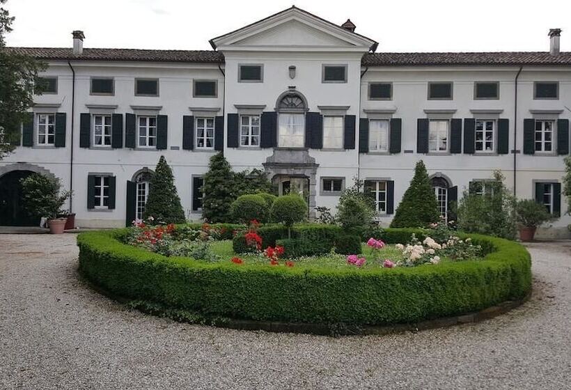 בית מלון כפרי Villa Di Tissano