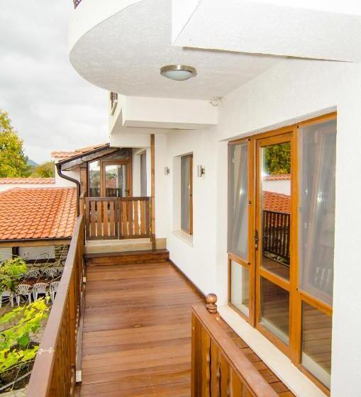 Пансион Guest House Villa Elma