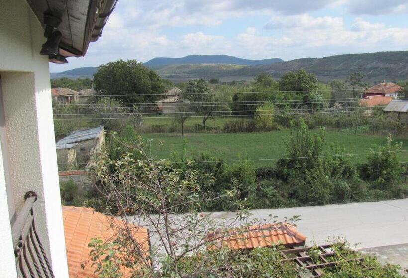 Пансион Guest House Villa Elma