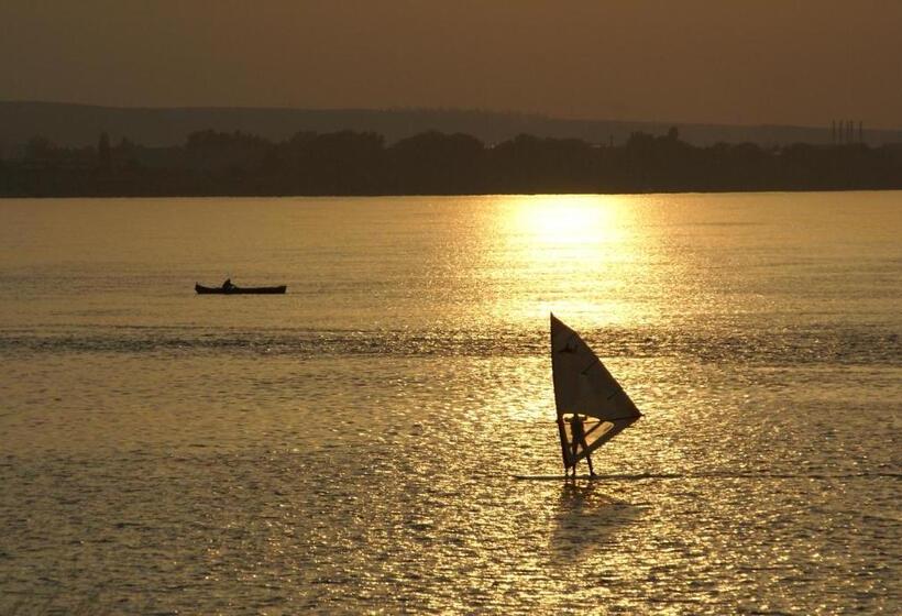 بنسيون Pelican Birding Guest House