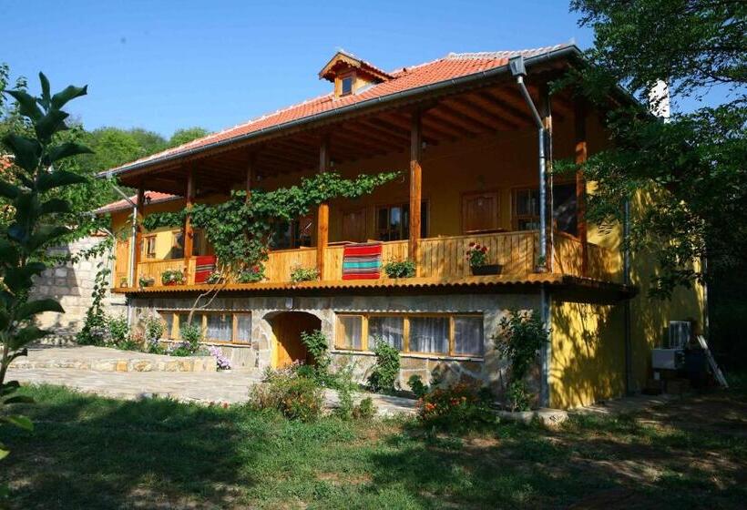 بنسيون Pelican Birding Guest House