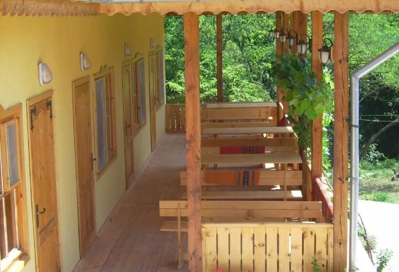 Majatalo Pelican Birding Guest House