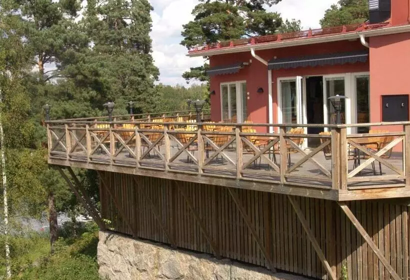 ホテル Vårdnäs Stiftsgård