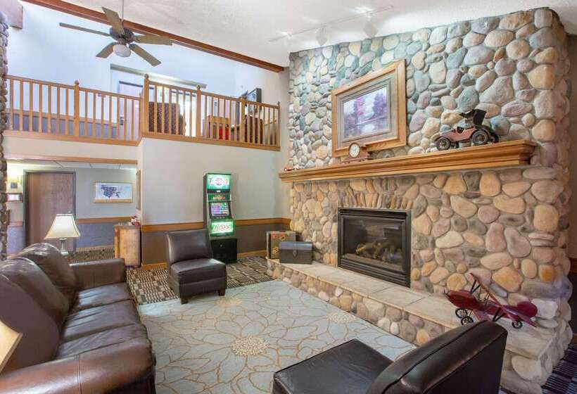 هتل Americinn By Wyndham Lincoln North