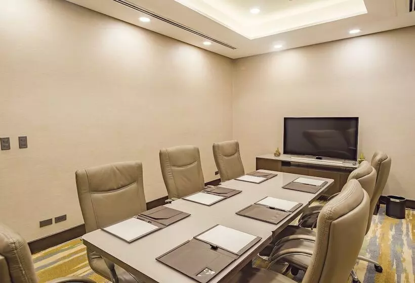 호텔 Ascott Makati