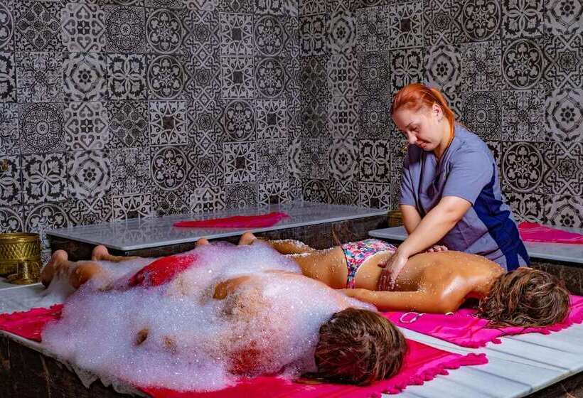 هتل Flamenco Beach & Resort Quseir