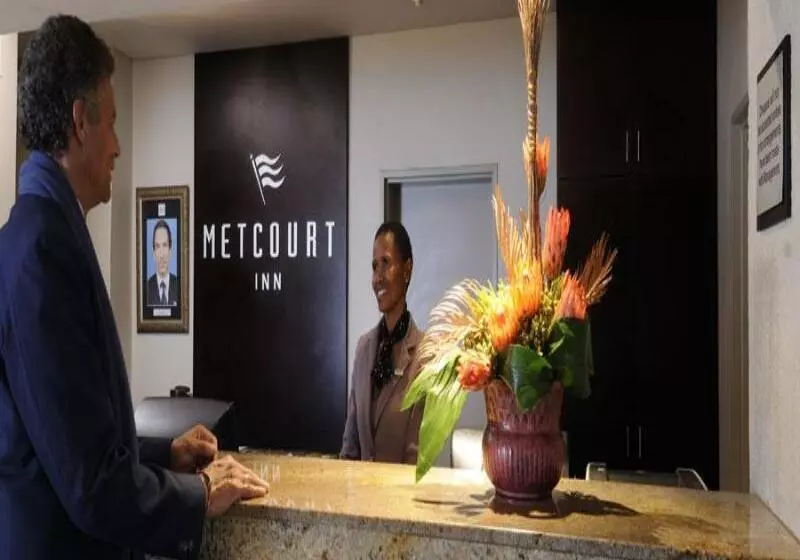 هتل Peermont Metcourt Inn At The Grand Palm Gaborone