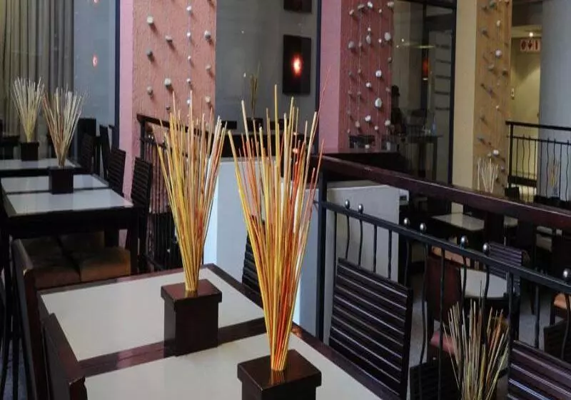 هتل Peermont Metcourt Inn At The Grand Palm Gaborone
