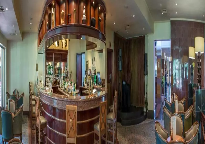 هتل Peermont Metcourt Inn At The Grand Palm Gaborone