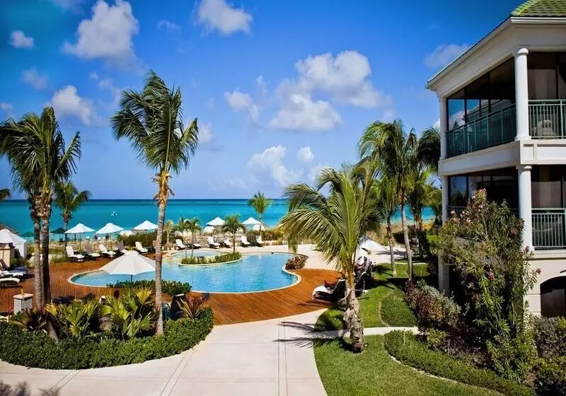 هتل The Sands At Grace Bay