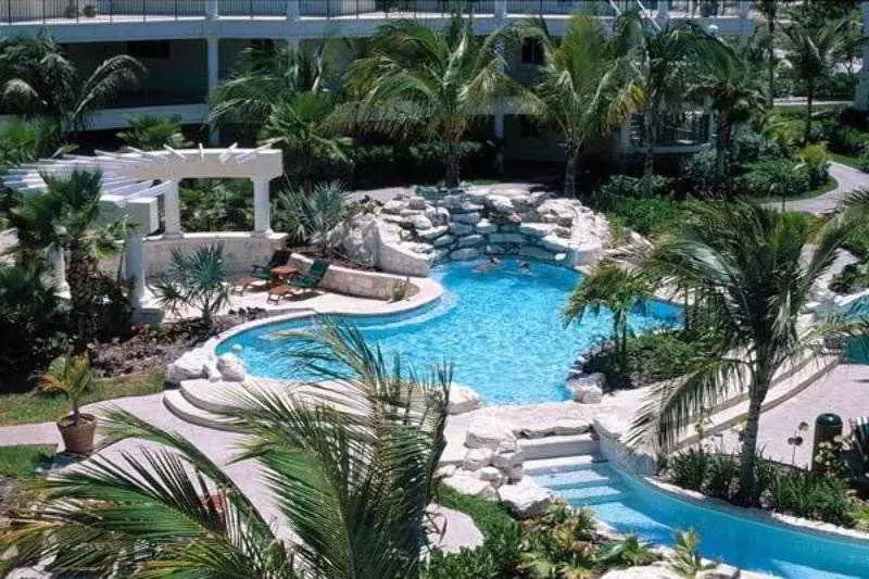 هتل The Sands At Grace Bay