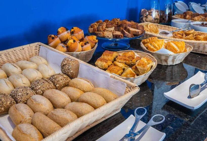 استراحتگاه Vale D El Rei Hotel & Villas