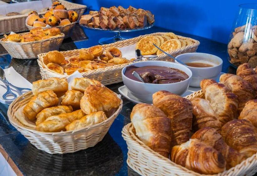 استراحتگاه Vale D El Rei Hotel & Villas