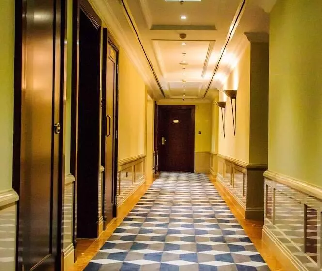 Somewhere Hotel Apartment