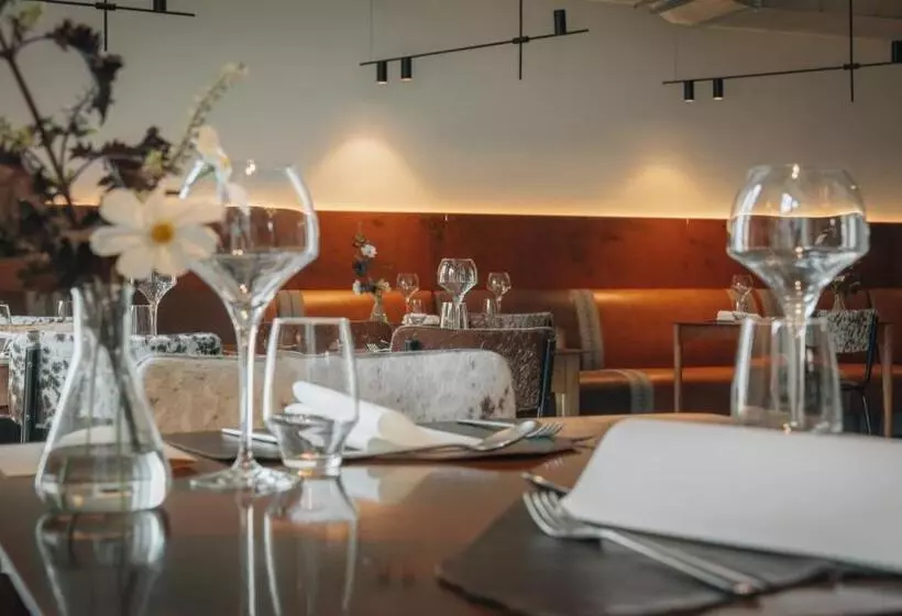 Aamiaismajoitus (B&B) Indrani Lodge