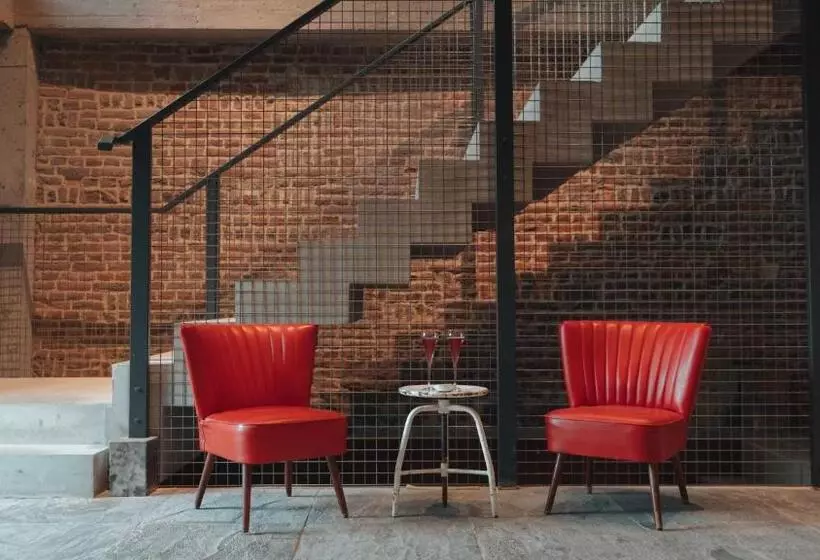 Aamiaismajoitus (B&B) Indrani Lodge