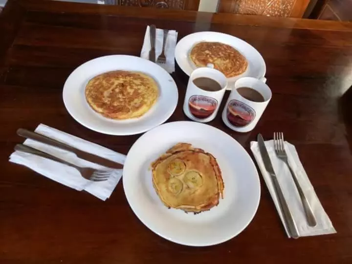 Majatalo Arrys Watukarung Surfcamp