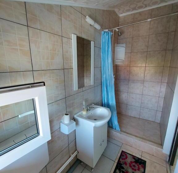 פנסיון Casa Laricris