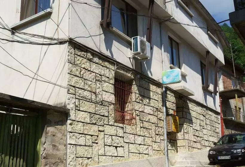 پانسیون Guest House Perla