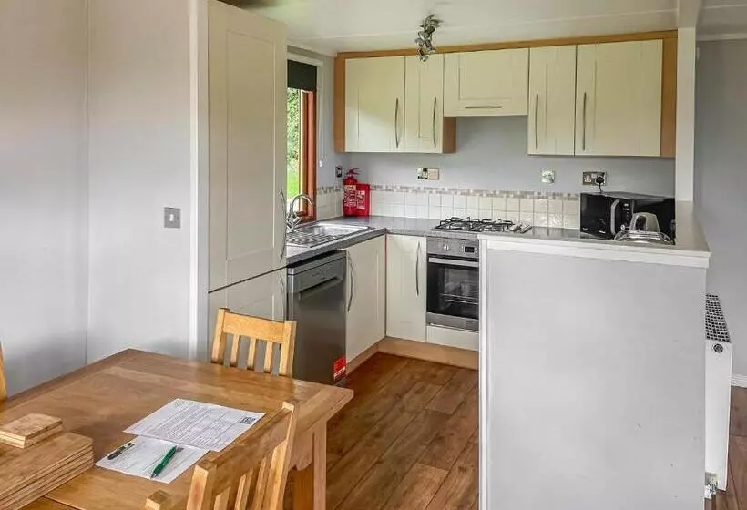 リゾートホテル Athelington Hall Farm Lodges