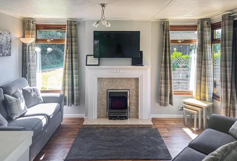 리조트 Athelington Hall Farm Lodges