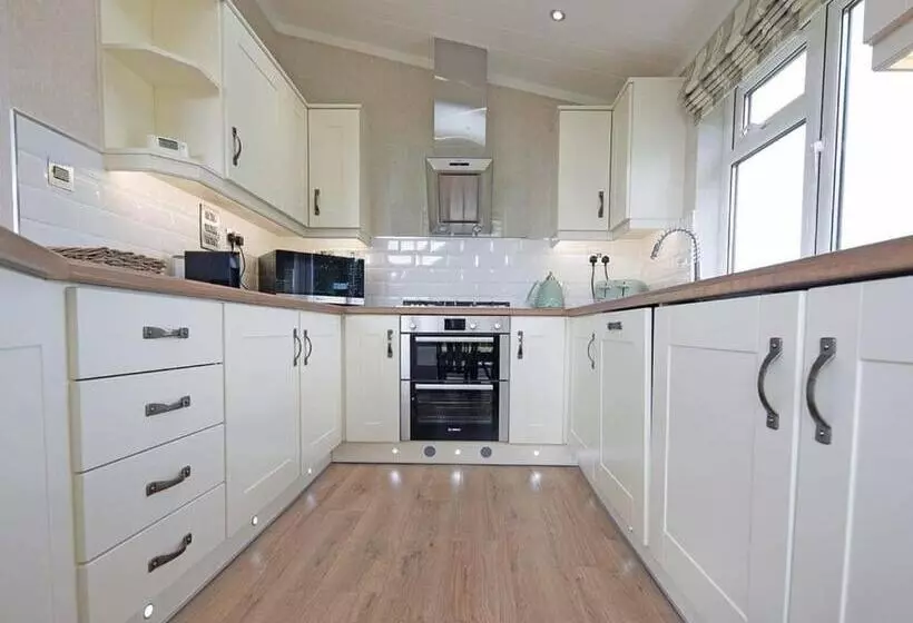 リゾートホテル Athelington Hall Farm Lodges